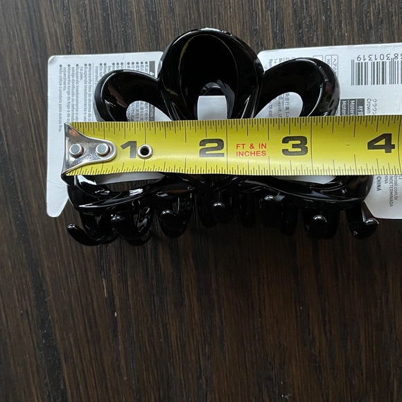 Daiso Black Hair Clip - Picture 4 of 4